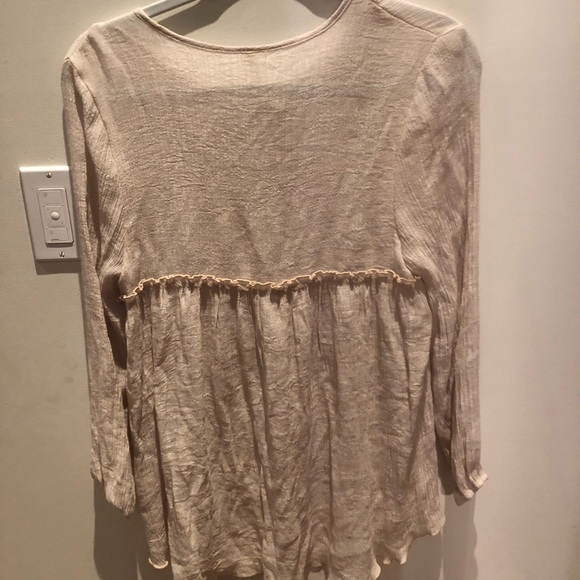 Cream Ruffled Blouse - Picture 2 of 2